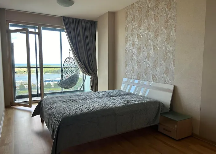 21 Fl An Apartment With A Sea View